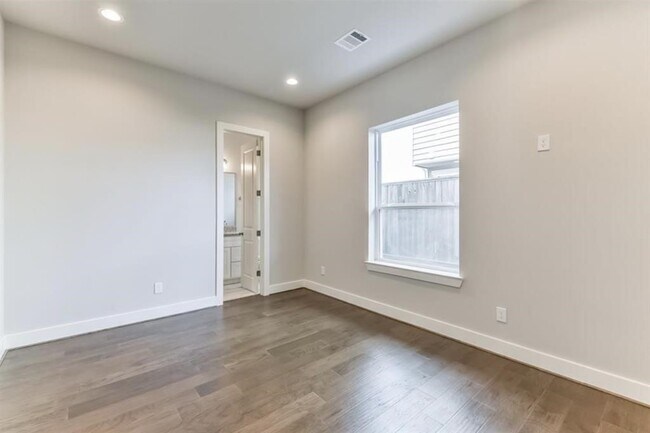 Foto del edificio - 10915 Brookeshire Chase Ln