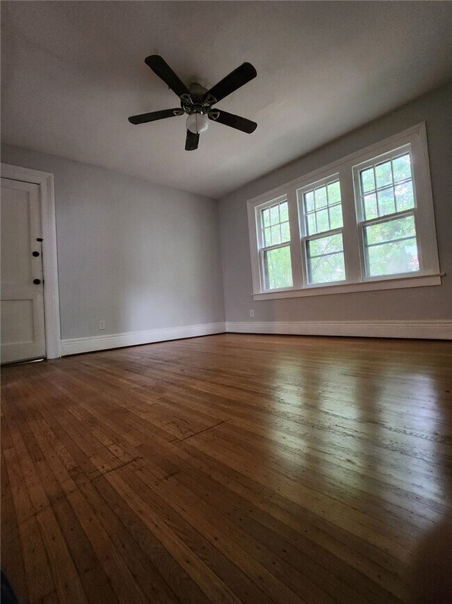 Foto del edificio - 176 Linden St