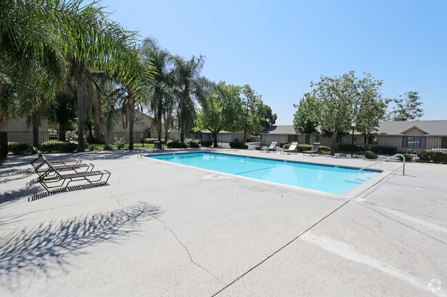 Pool - Cottonwood Apartments
