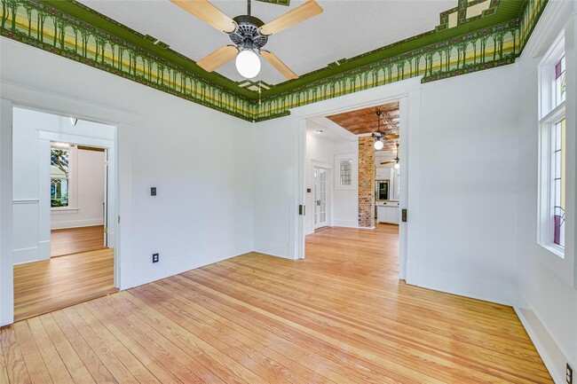 Foto del edificio - 1006 Shelley Ave