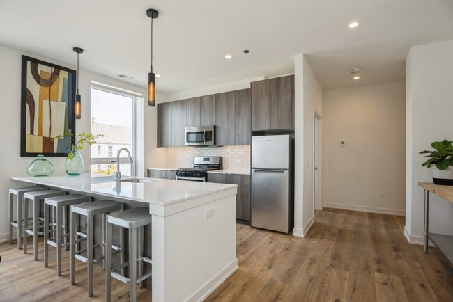 Foto del edificio - 2803 W Henderson St
