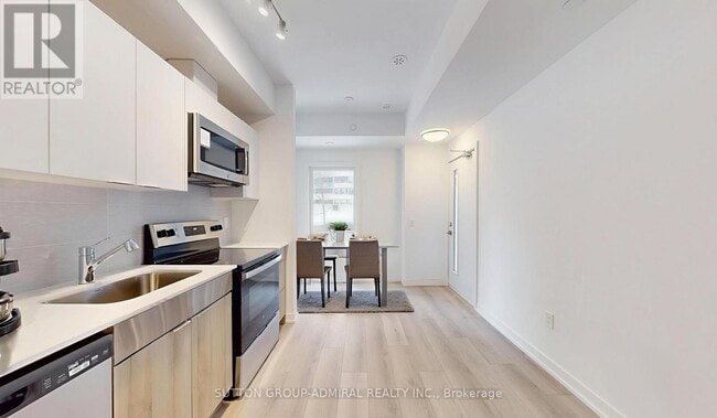 Photo du bâtiment - 3069 Pharmacy Ave