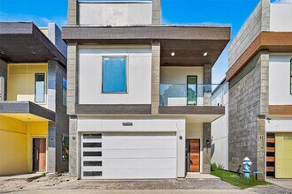 Building Photo - 6427 Lamayah St