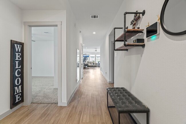 Foto del edificio - 302 Dusty Bridle Ln