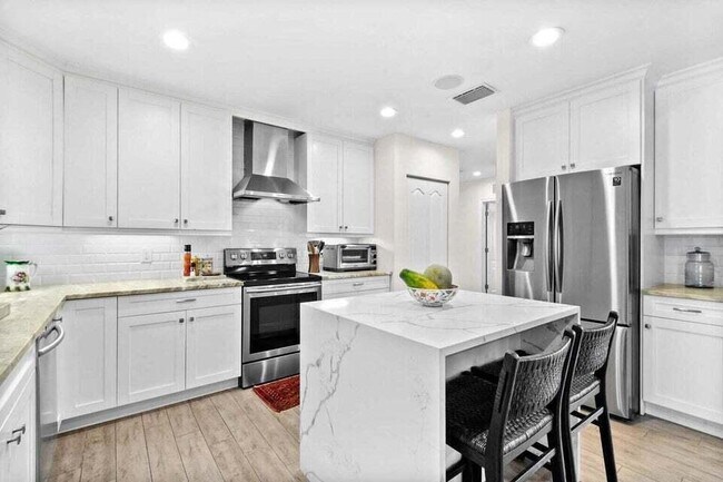 Foto del edificio - 221 NW 18th St