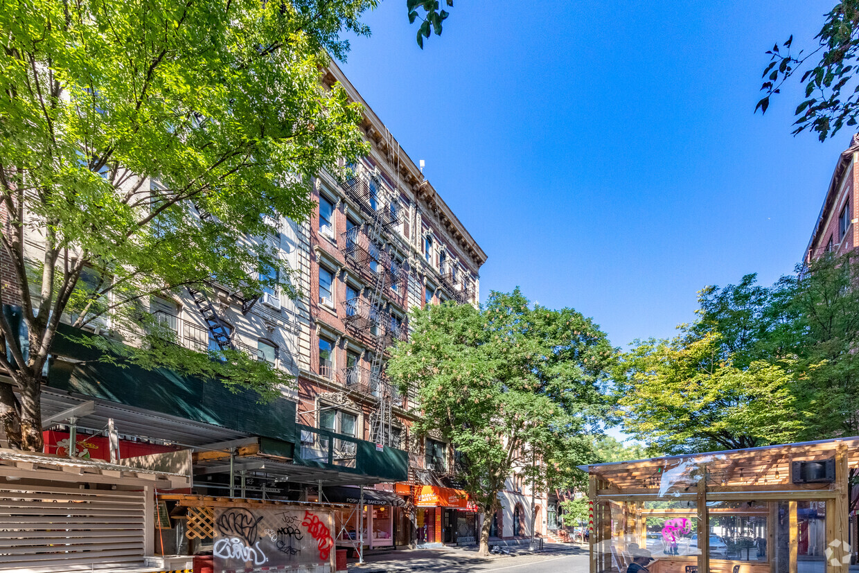 Primary Photo - 194 Bleecker St