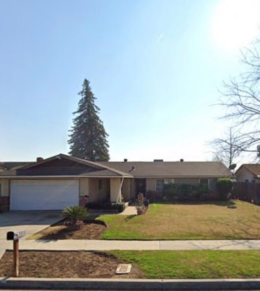 Single Family Home - 5188 E Dwight Way