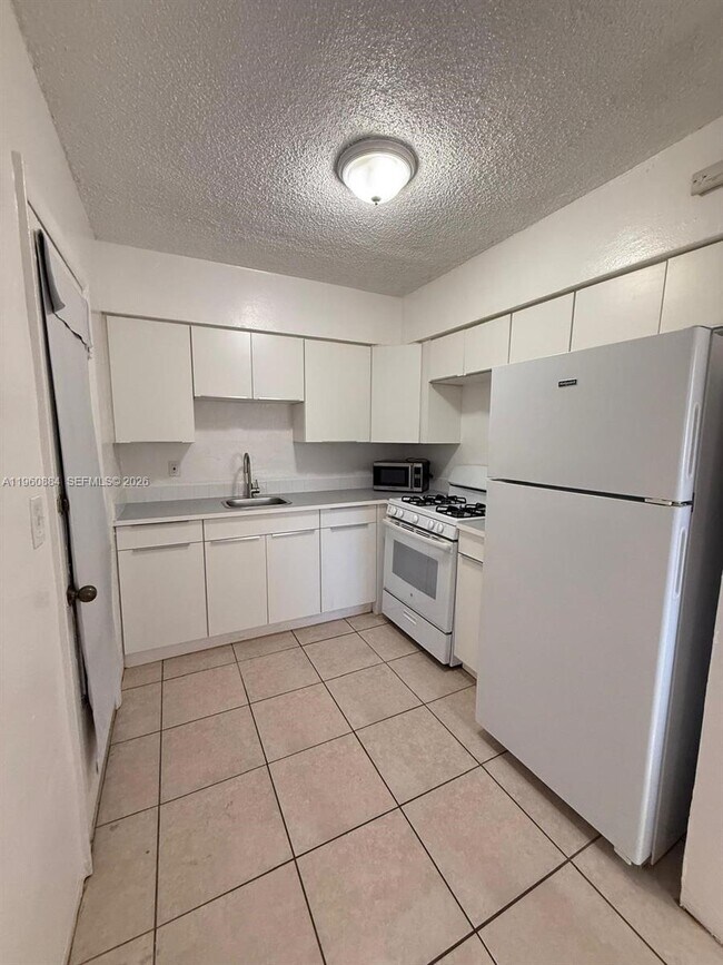 Foto del edificio - 16851 NE 18th Ave