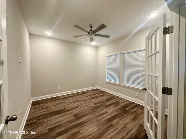 Foto del edificio - 12034 Kearney St