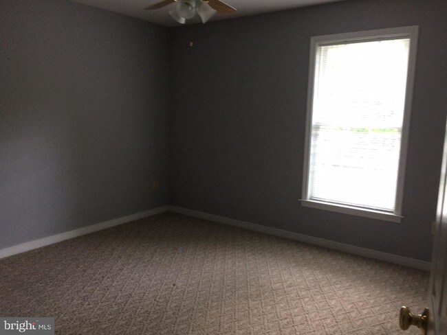 Building Photo - 21 Feldspar Way