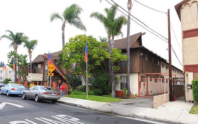 Building Photo - South Pacific Apartments