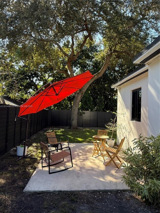 Building Photo - 3764 SW 27th Ln