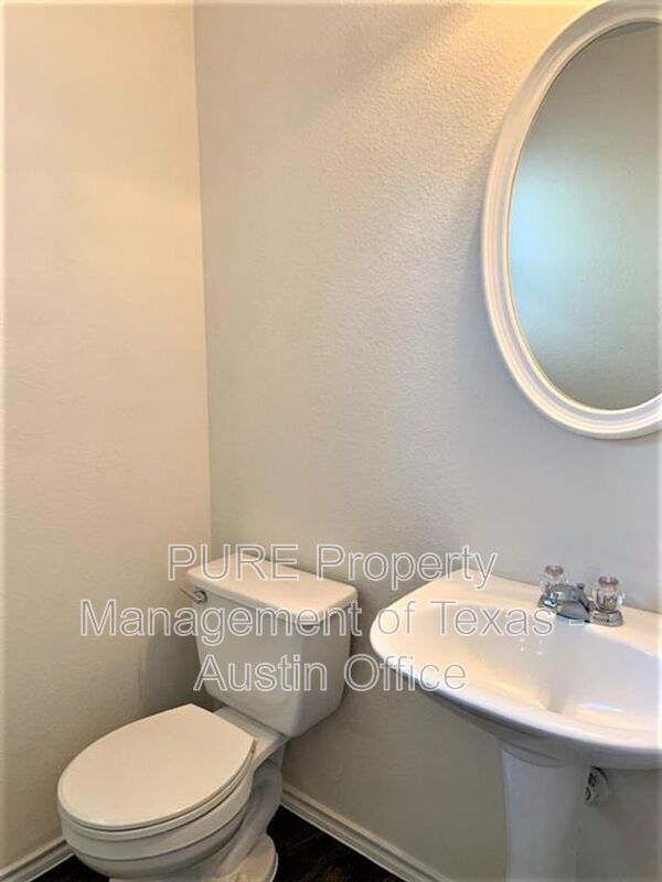 Building Photo - 1005 Bluff Meadow Cove