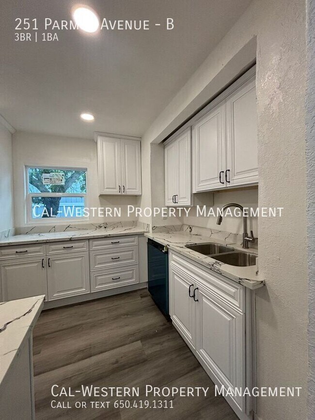 Foto del edificio - 251 Parmer Ave