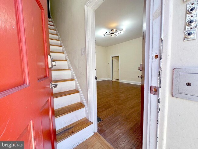 Foto del edificio - 2528 Poplar St