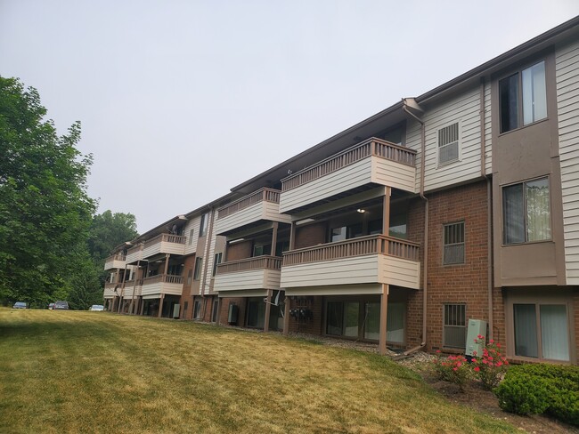 Building Photo - EVERGREEN PLACE APARTMENTS