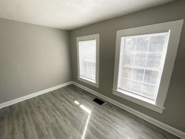 Foto del edificio - 2 Bedroom quiet street & neighborhood