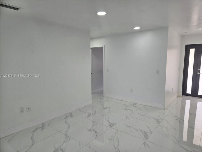 Foto del edificio - 13520 SW 64th Ct