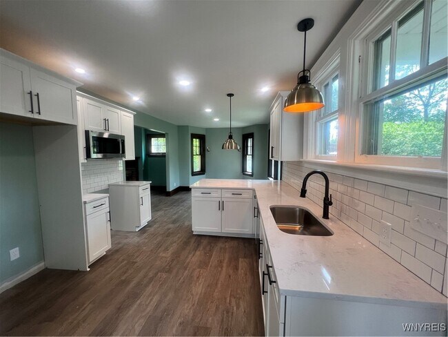 Foto del edificio - 909 James Ave