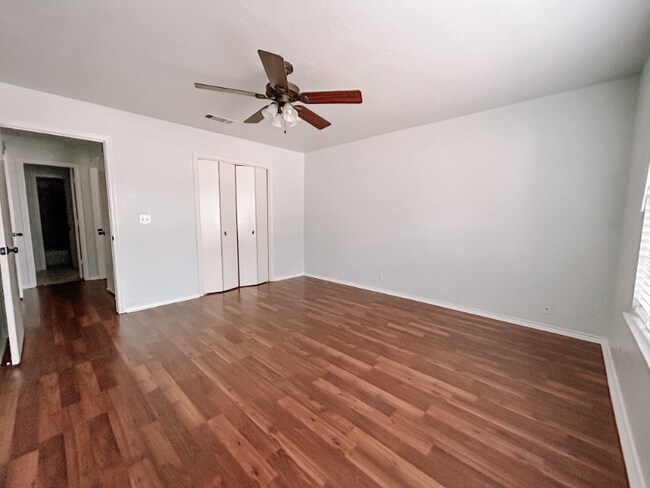 Foto del edificio - 4306 Gleneagles Dr