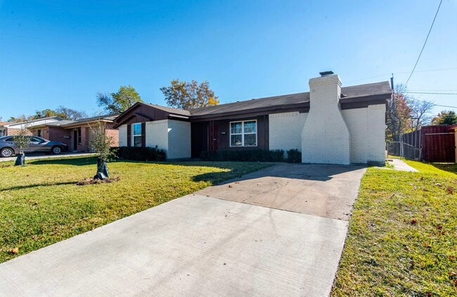 Photo - 830 E Linda Dr (Garland, TX) House
