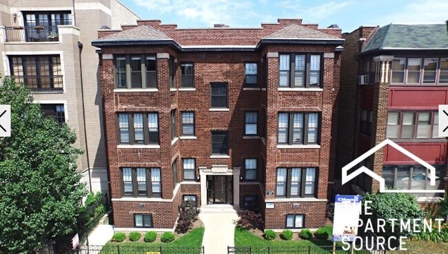 Building Photo - 3711 N Wilton Ave