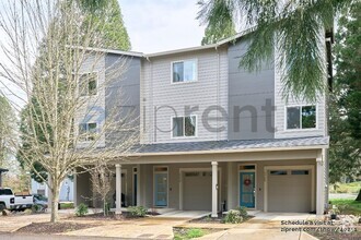 Building Photo - 3732 Village Center Dr SE