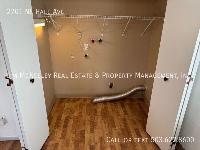 Building Photo - Gresham - One level, Remodeled, Three Bedr...
