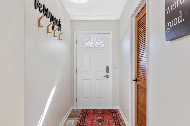 Building Photo - 204 Washington Park Blvd