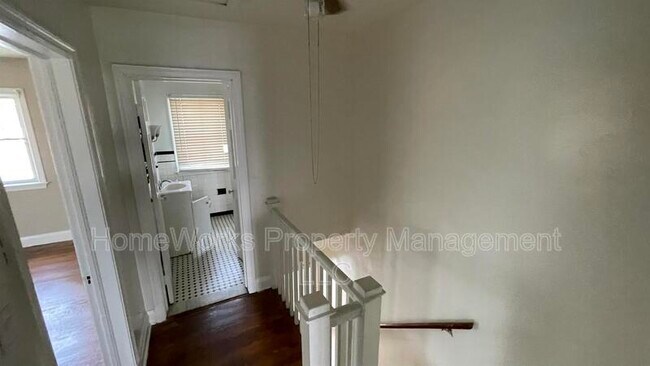 Foto del edificio - 2431 W LEXINGTON ST
