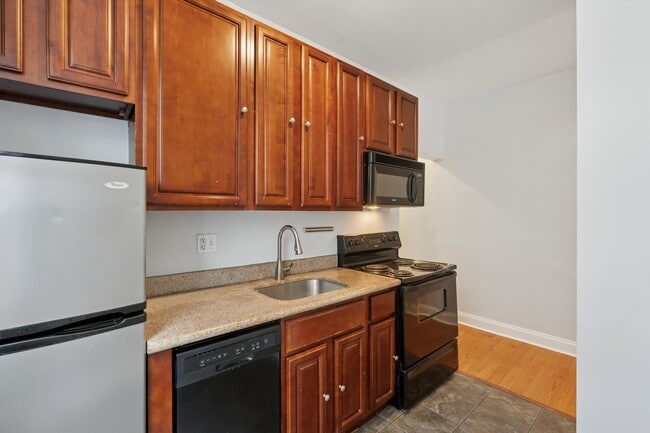 Foto del edificio - 1729 W Montgomery Ave
