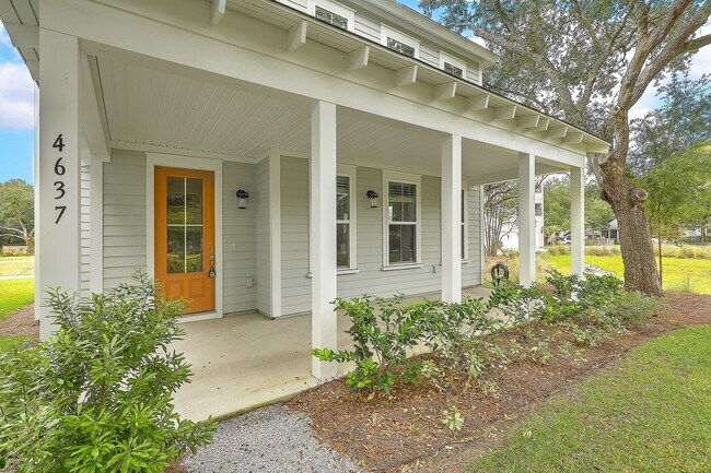 Building Photo - Modern Elegance in Park Circle: Stunning 2...