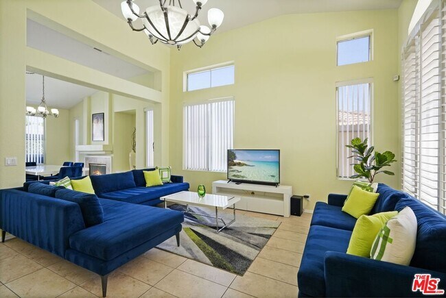 Foto del edificio - 69730 Mccallum Way