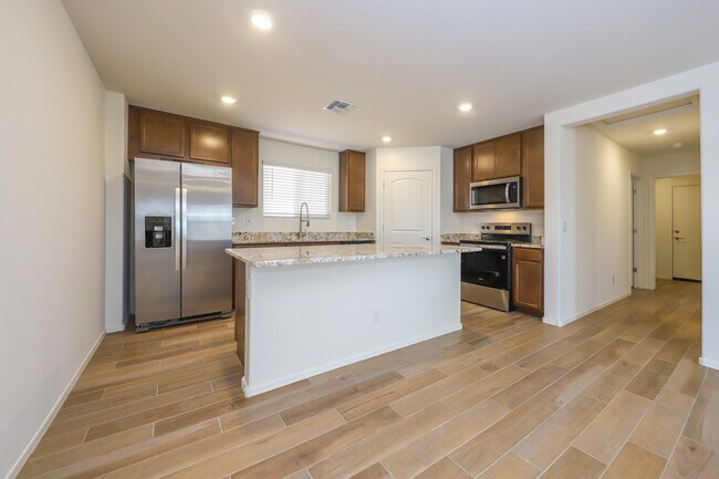 Building Photo - 9122 E Red Blf Ct