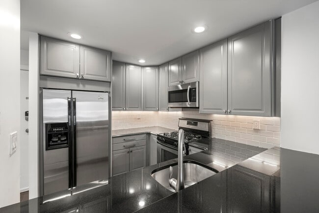 Foto del edificio - 417 Ellery Ct