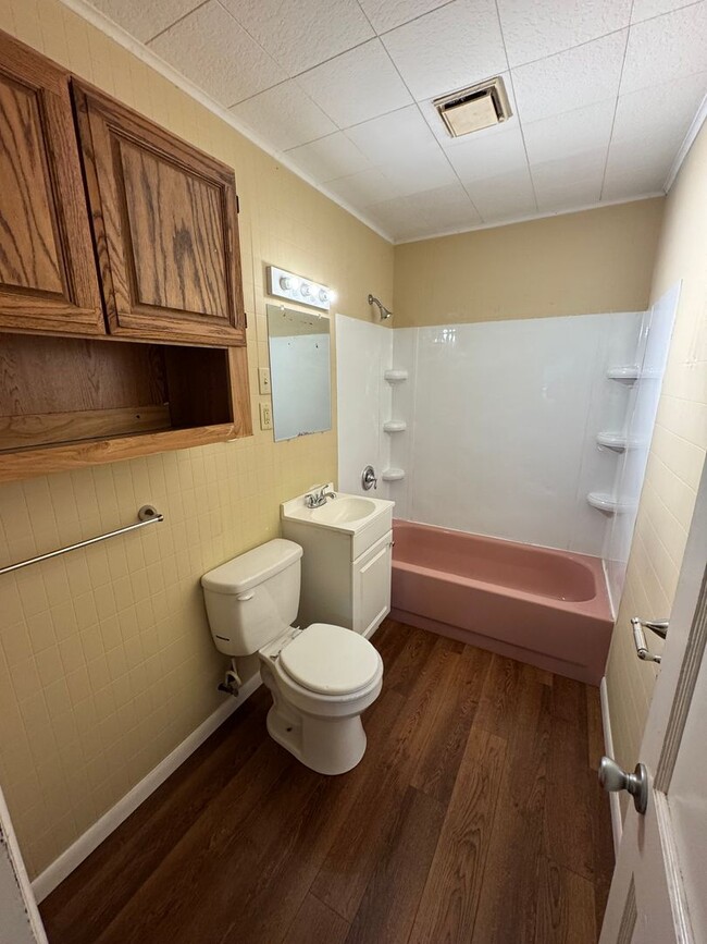 Foto del edificio - 3 Bed, 1 Bath in South Bend IN. ACCEPTING ...