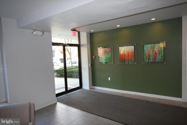 Foto del edificio - 2030 F St NW
