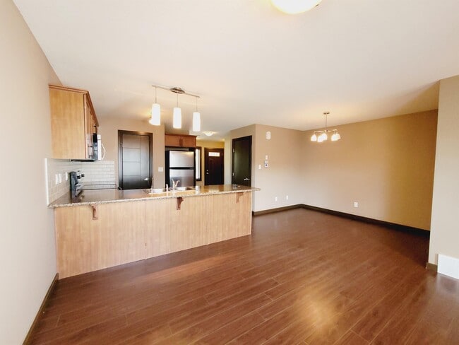 Building Photo - 515 Chappelle Dr SW