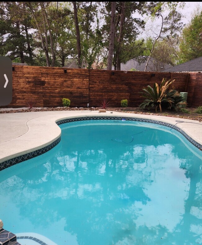 Foto del edificio - 5006 Deer Point Dr