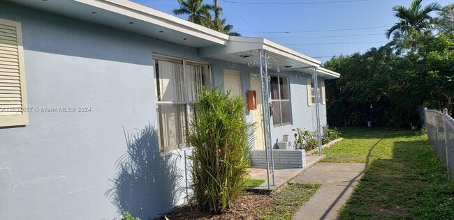 Building Photo - 223 SW 9th St