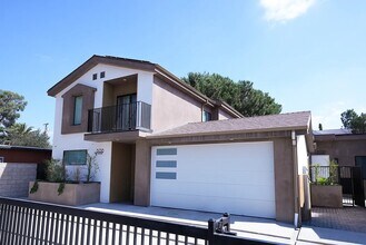 Building Photo - 8036 Fair Ave