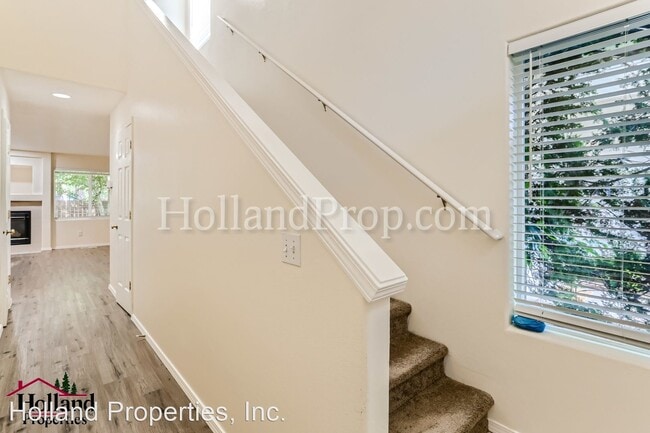 Building Photo - 3 br, 2.5 bath House - 5257 NE Candlewood Ave