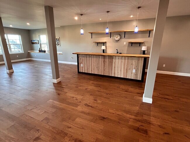 Sala de estar y cocina abiertas - 4 Southern Way Ln