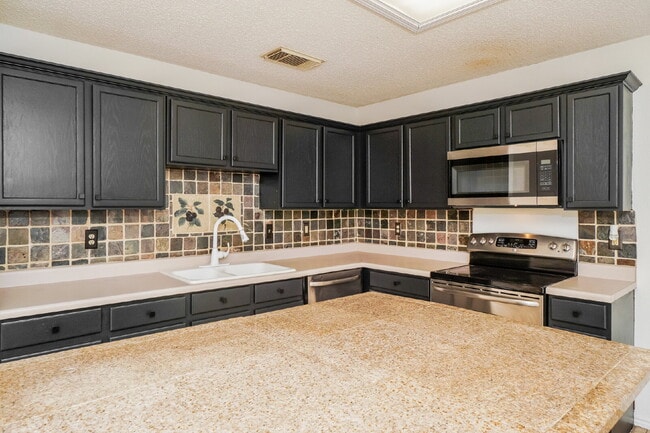 Building Photo - 5146 Erickson Bluff