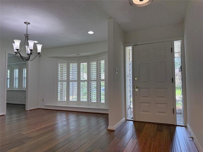 Foto del edificio - 5007 Shady Nook Ct