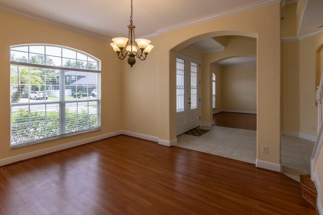 Building Photo - BEAUTIFUL 5 Bedroom/4 Bath Home Located in...