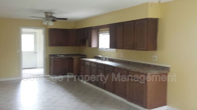 Building Photo - 1882 County Rd 60