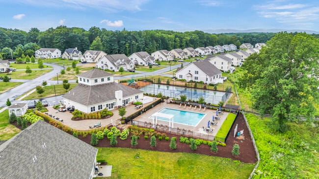 Building Photo - Woodland Green in Bloomfield