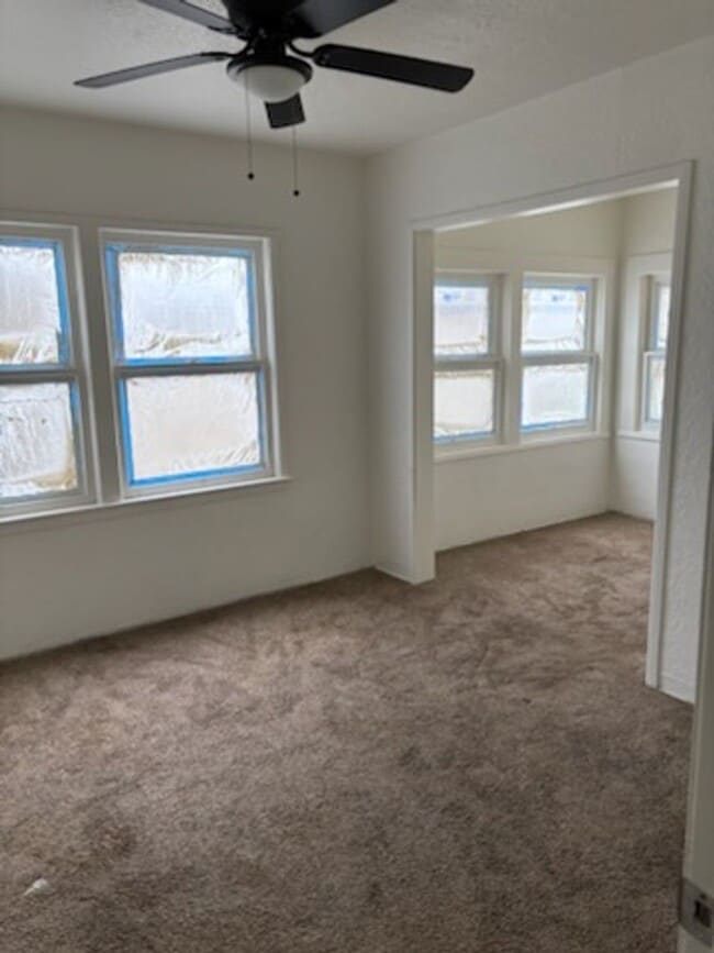 Building Photo - 2 bed 1 Bath in Oildale