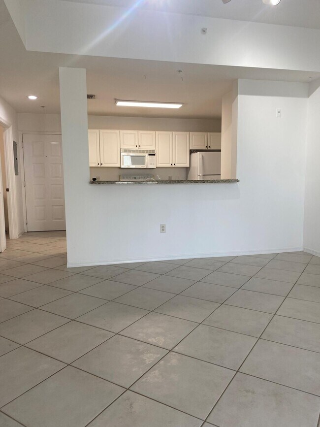 Building Photo - 1209 Main St